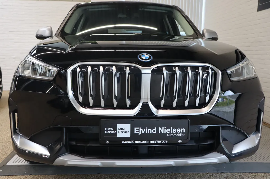 BMW iX1 xDrive30 X-Line