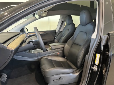 Tesla Model Y RWD