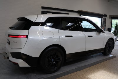 BMW iX xDrive40 Fully Charged