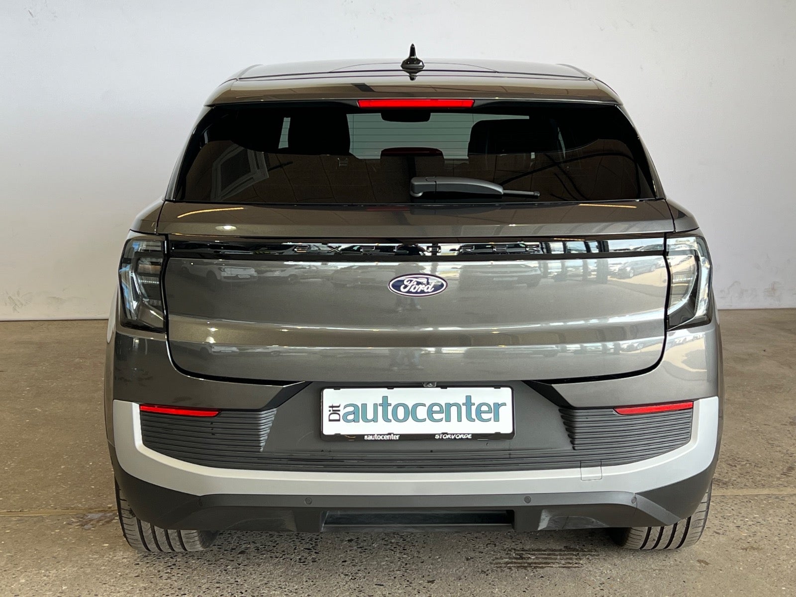 Ford Explorer Premium Extended Range AWD