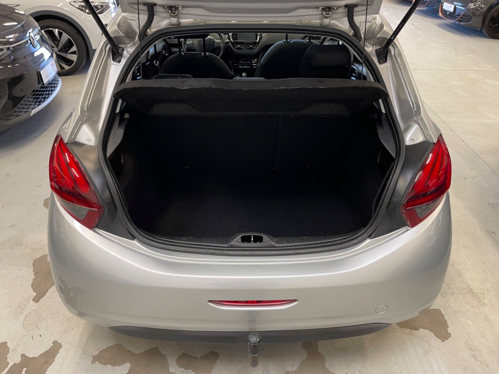 Billede af Peugeot 208 1,6 BlueHDi 100 Desire Sky
