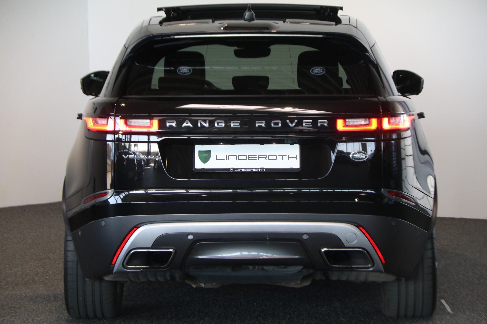 Land Rover Range Rover Velar 3,0 D300 R-Dynamic aut. Van 5d - 4