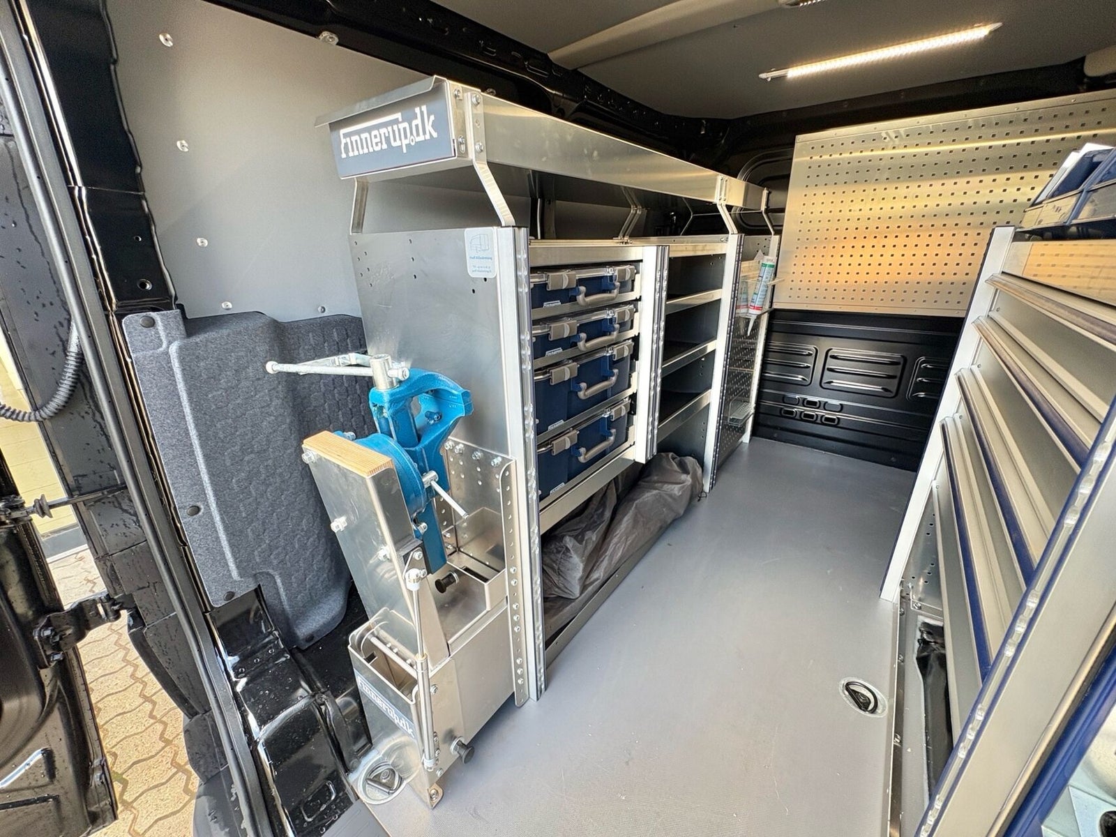 Kia PV5 Cargo L1H1 Long Range Work Pro