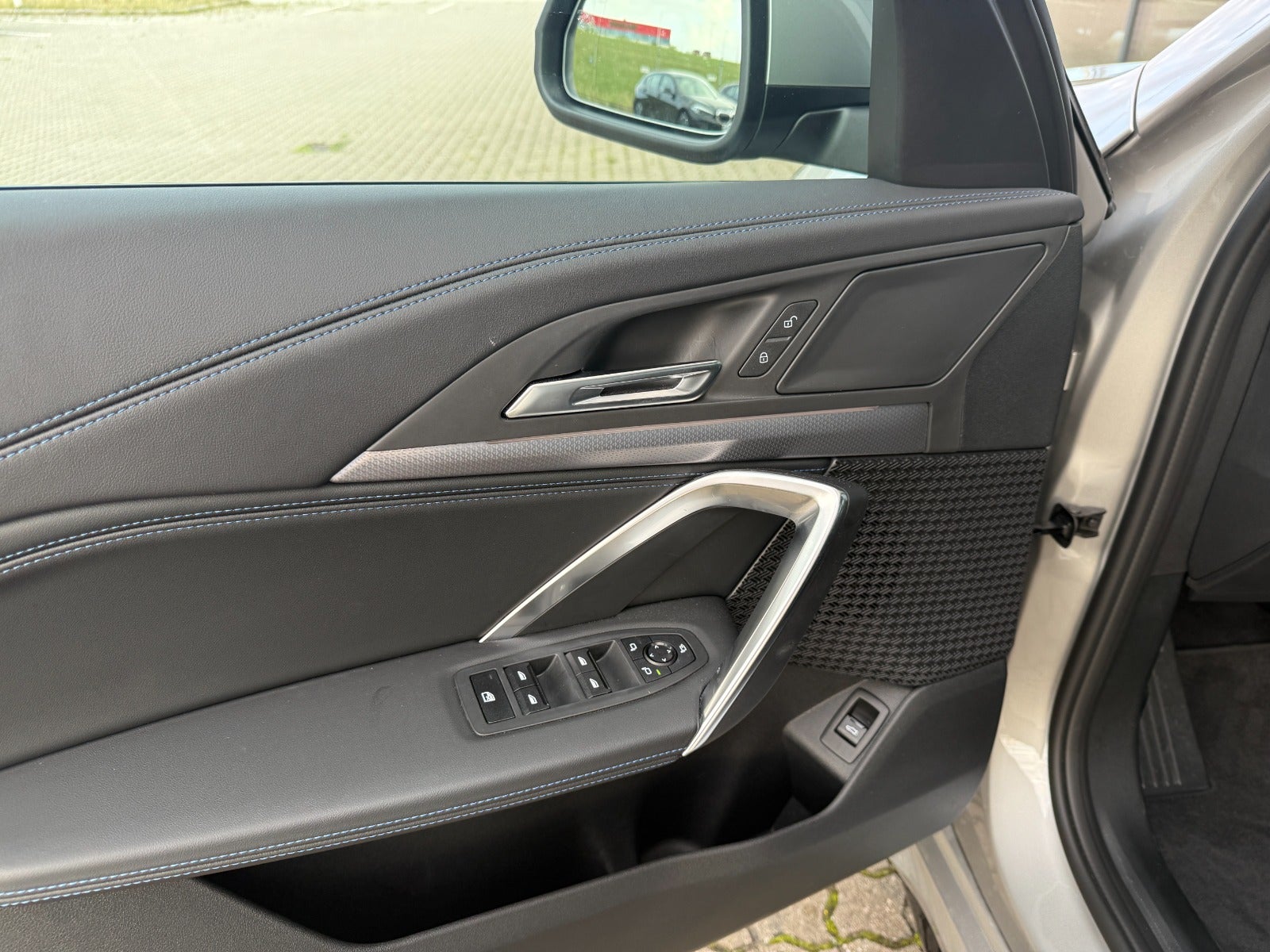 BMW iX1 eDrive20 M-Sport Premium 5d - 7