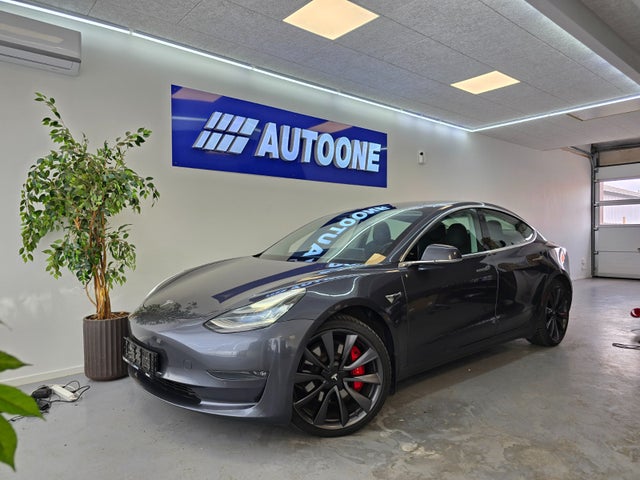Tesla Model 3  Performance AWD