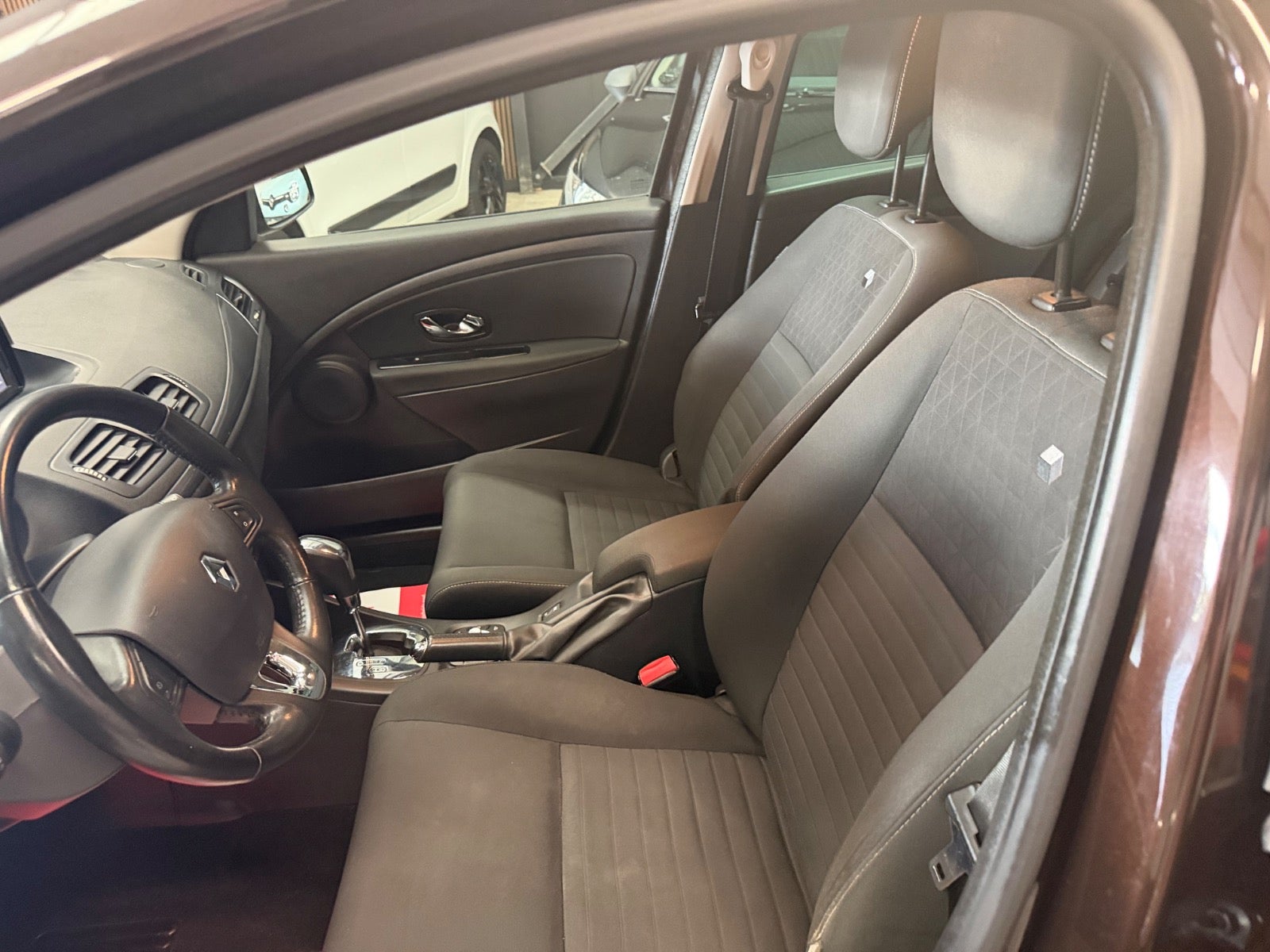 Renault Megane III dCi 110 Expression Sport Tourer aut. - billede 11