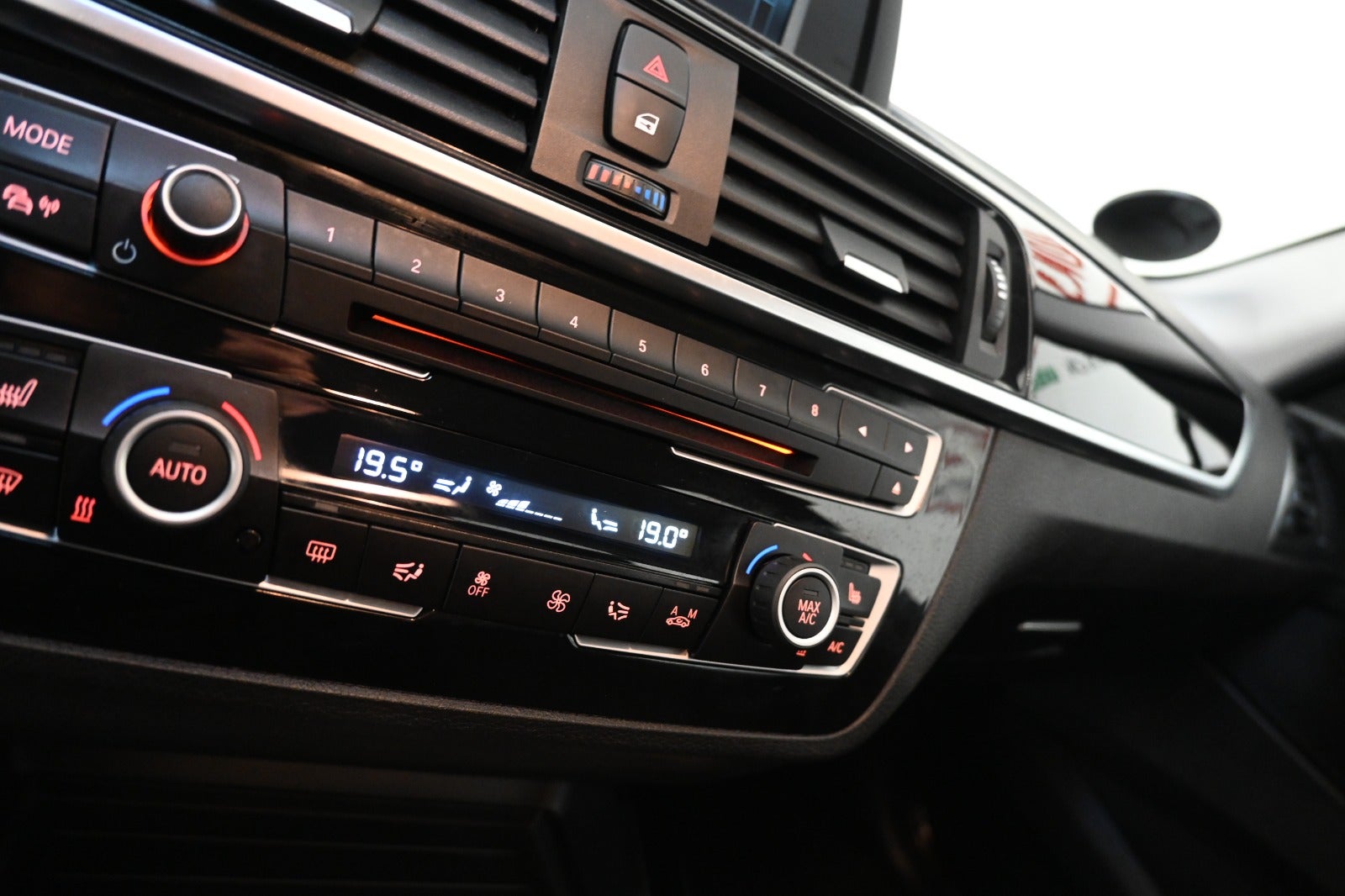 BMW 120i Connected aut.