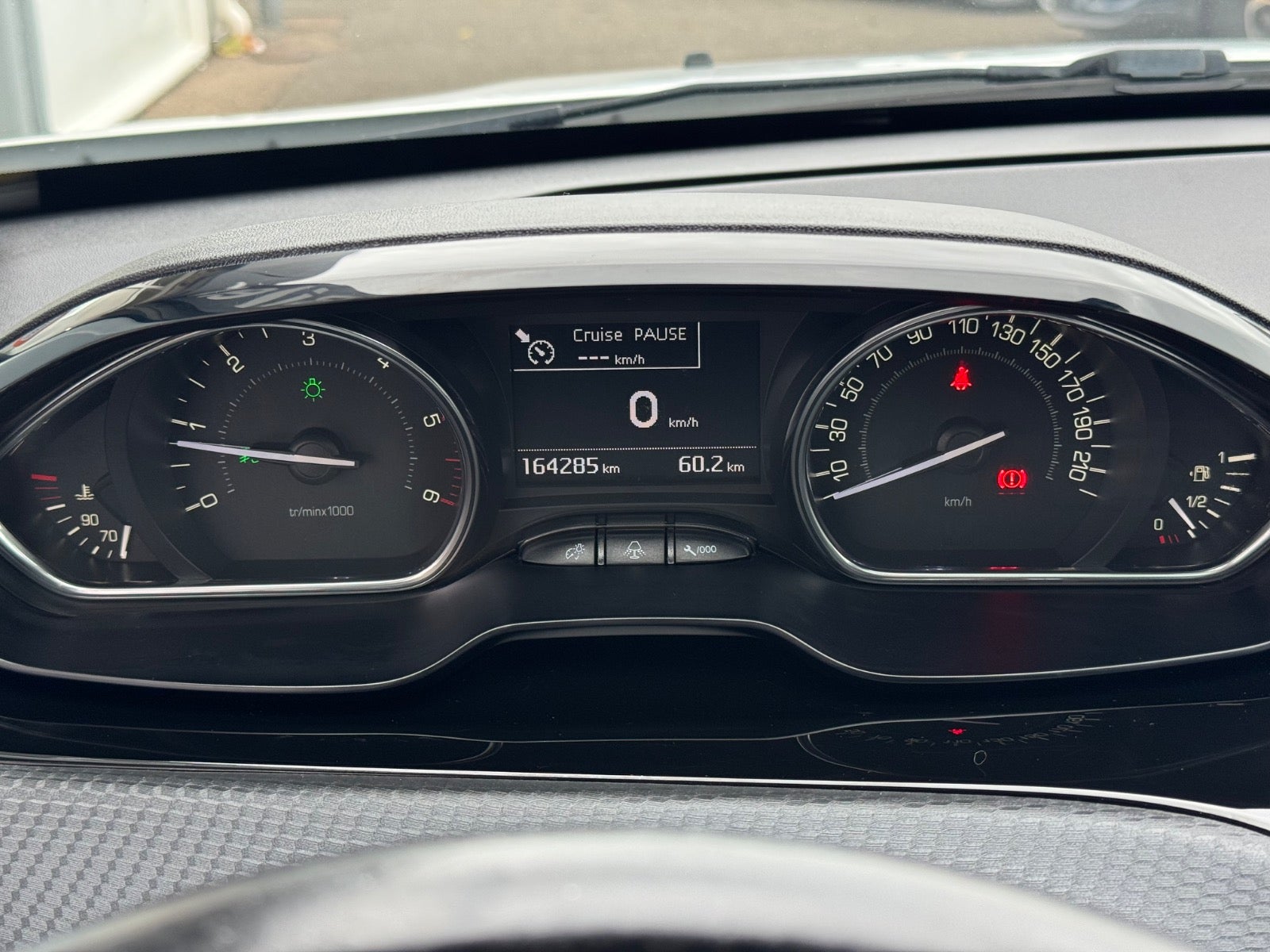 Billede af Peugeot 2008 1,5 BlueHDi 100 Allure Sky