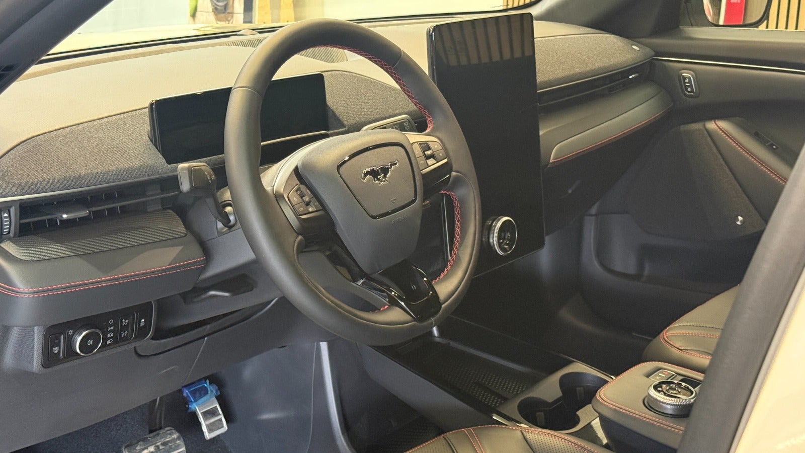 Billede af Ford Mustang Mach-E 91 Premium Extended Range AWD