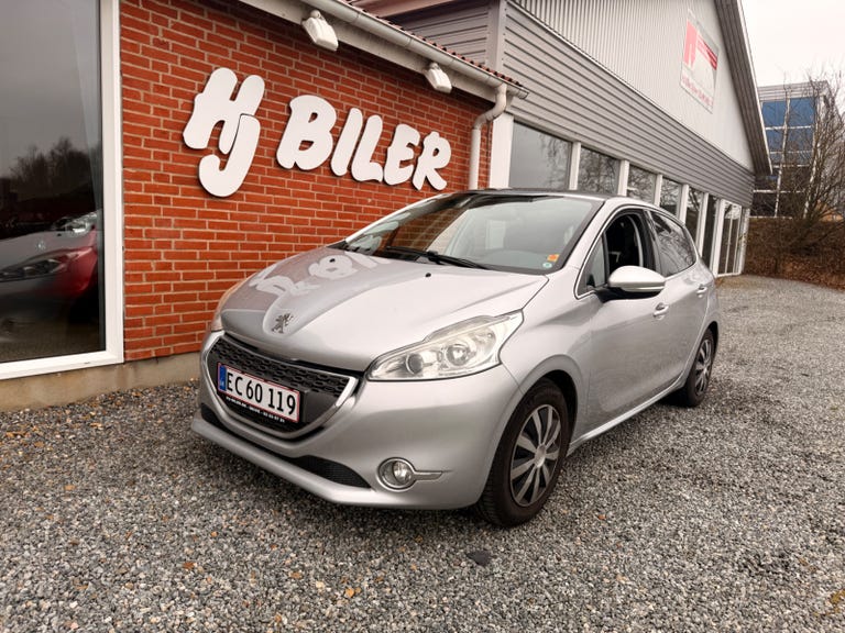 Peugeot 208 VTi Allure Sky