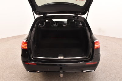 Mercedes E300 de AMG Line Night Edition stc. aut.