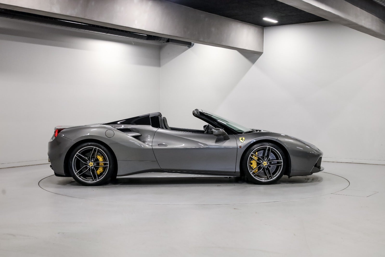 Ferrari 488 Spider 3,9 DCT