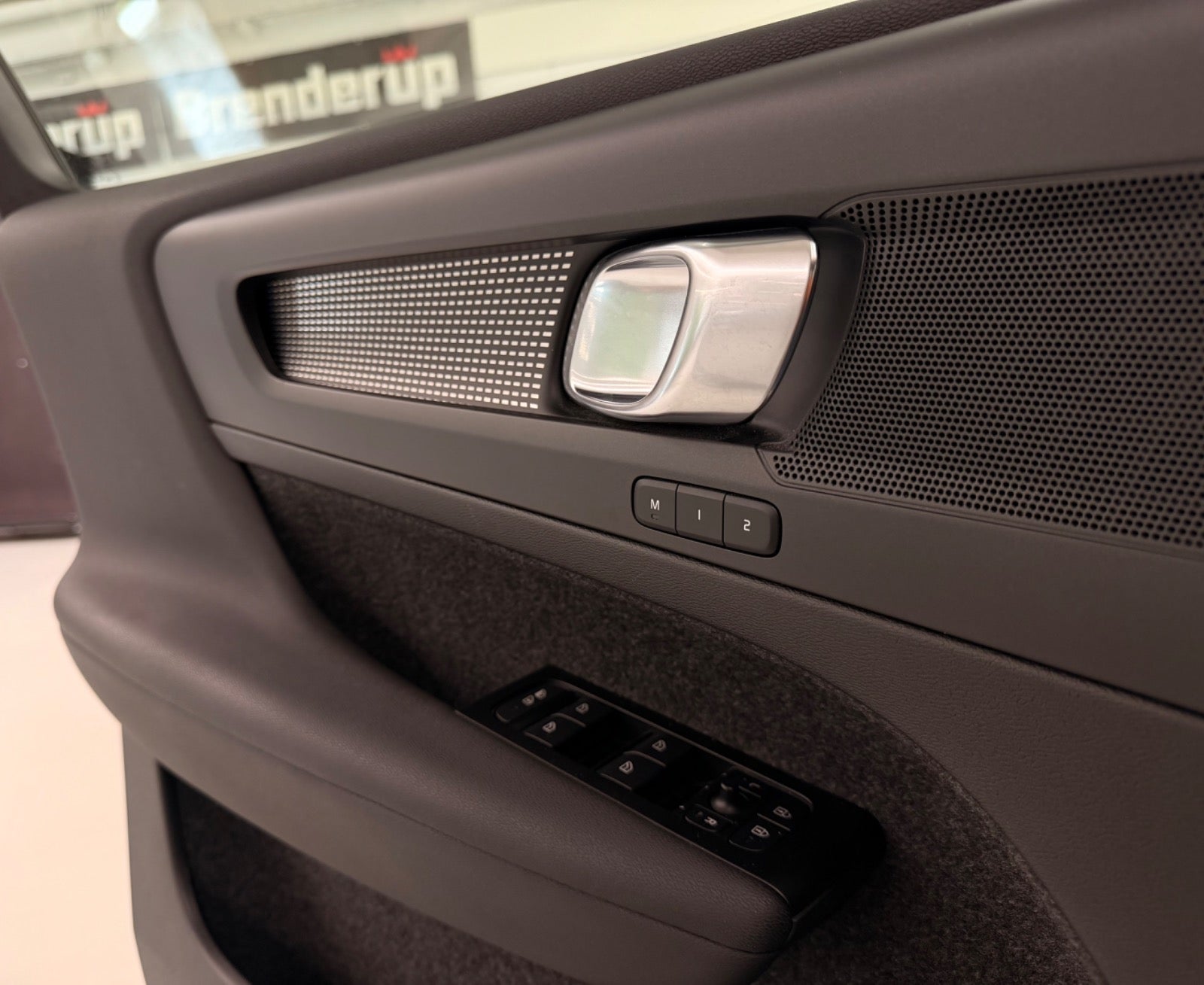 Billede af Volvo XC40  P6 ReCharge Core