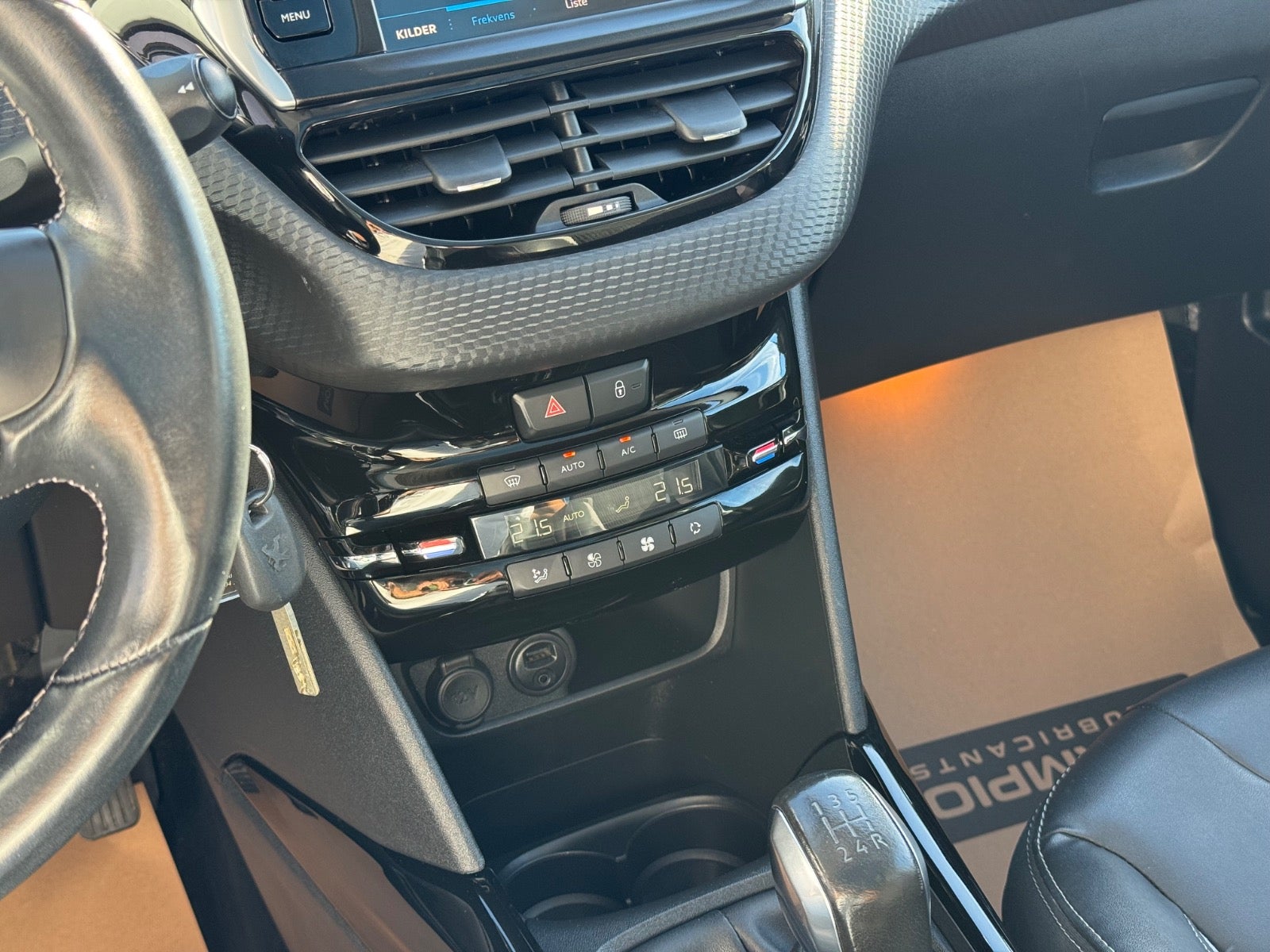 Billede af Peugeot 2008 1,6 BlueHDi 100 Allure Sky