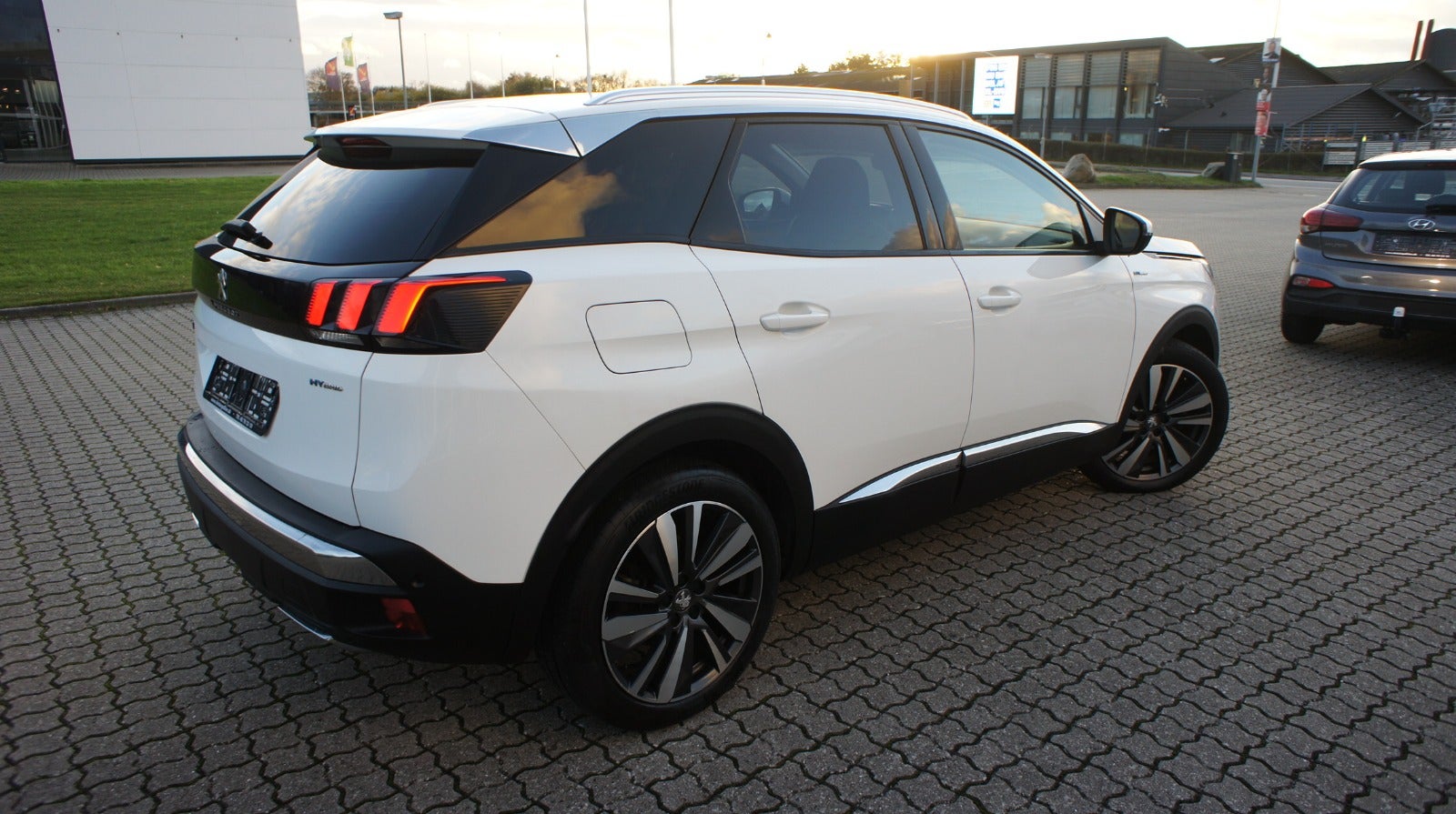 Peugeot 3008 Hybrid Allure LTD EAT8