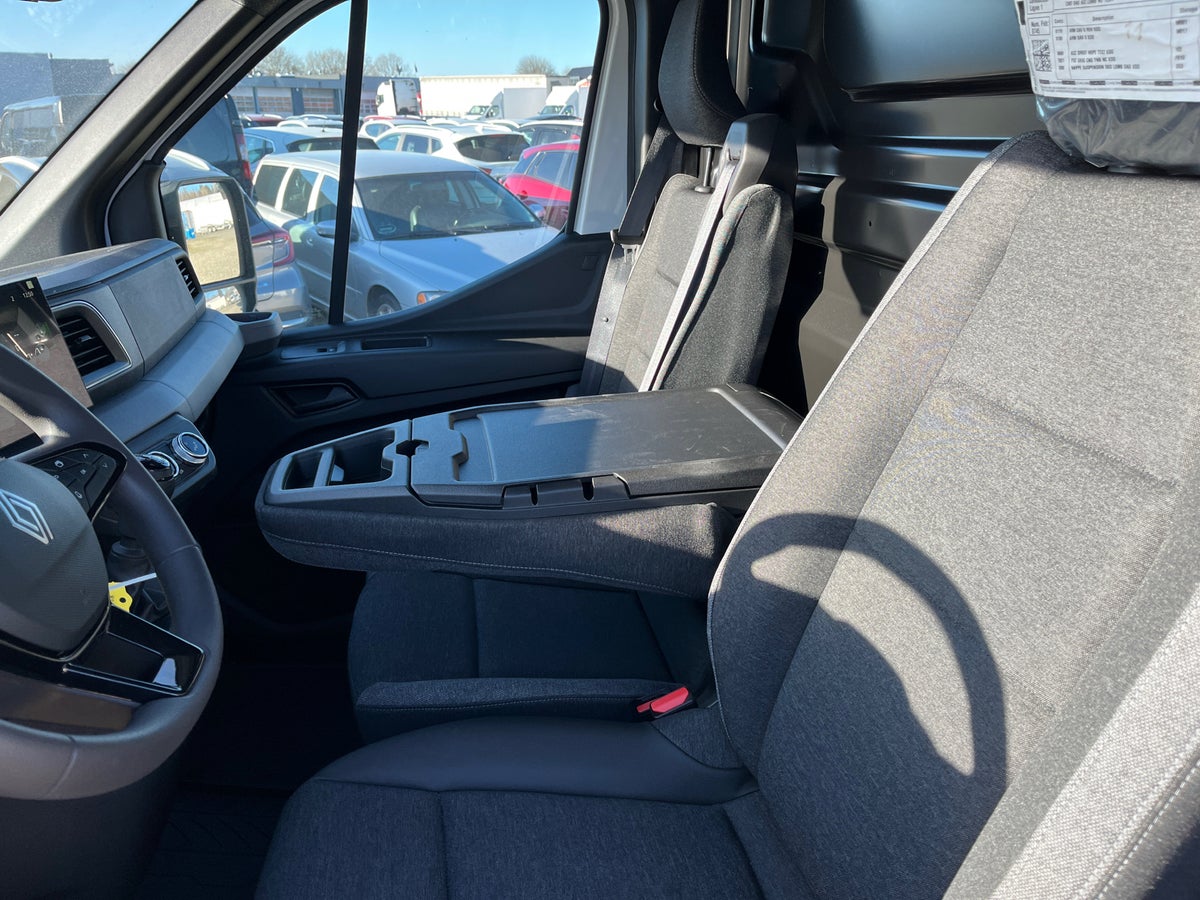 Renault Master V T35 dCi 150 L2H2 Kassevogn Tekno billede 7