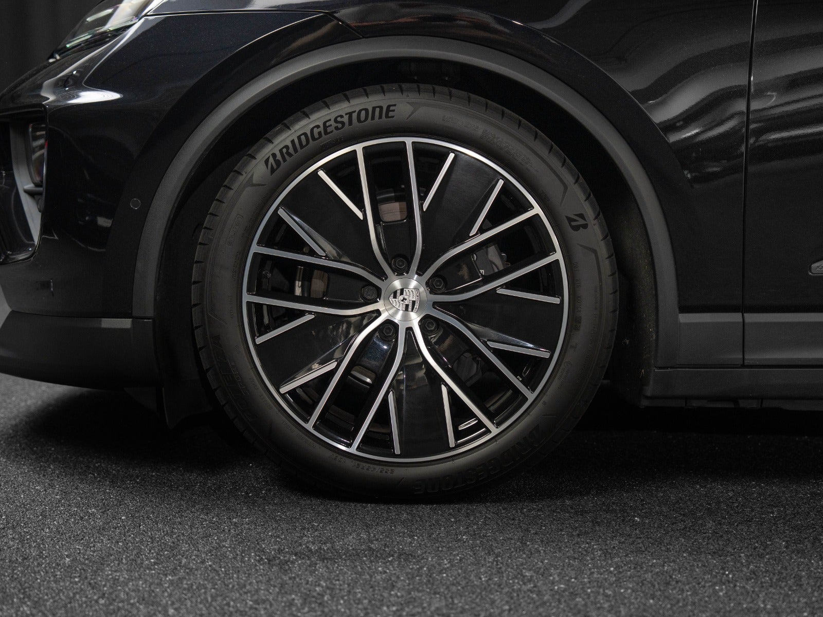 Gallery image 4 of 18