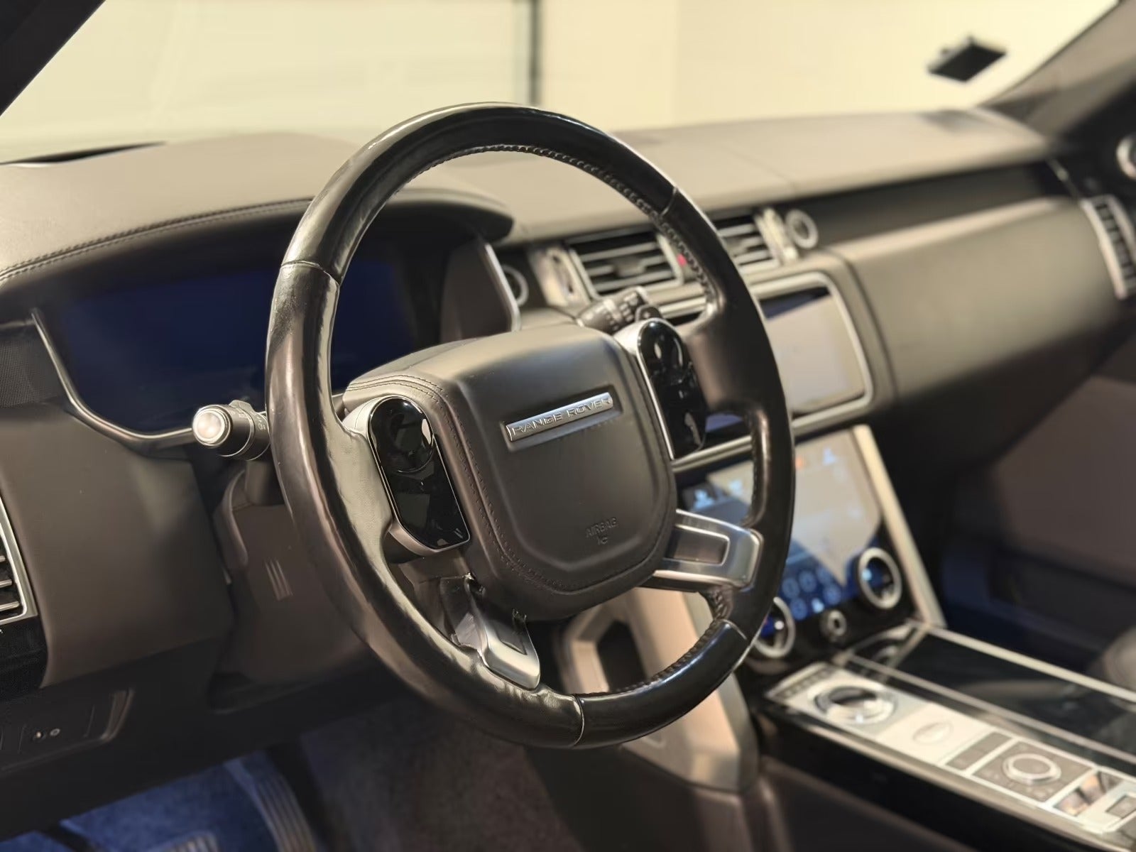 Land Rover – Range Rover