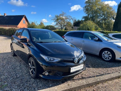 Toyota Auris 1,8 Hybrid Selected CVT 5d