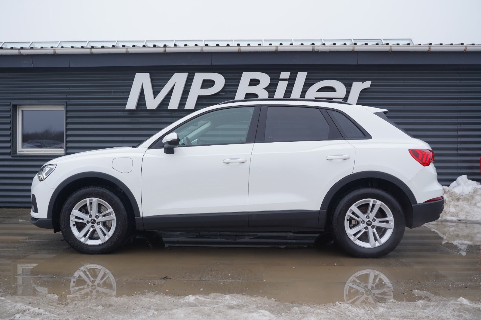 Billede af Audi Q3 45 TFSi e Attitude plus S-tr.