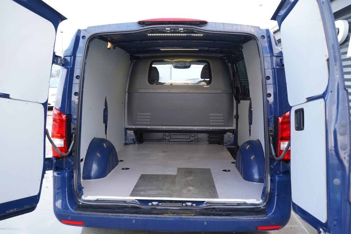 Billede af Mercedes Vito 114 2,0 CDi Kassevogn aut. L RWD
