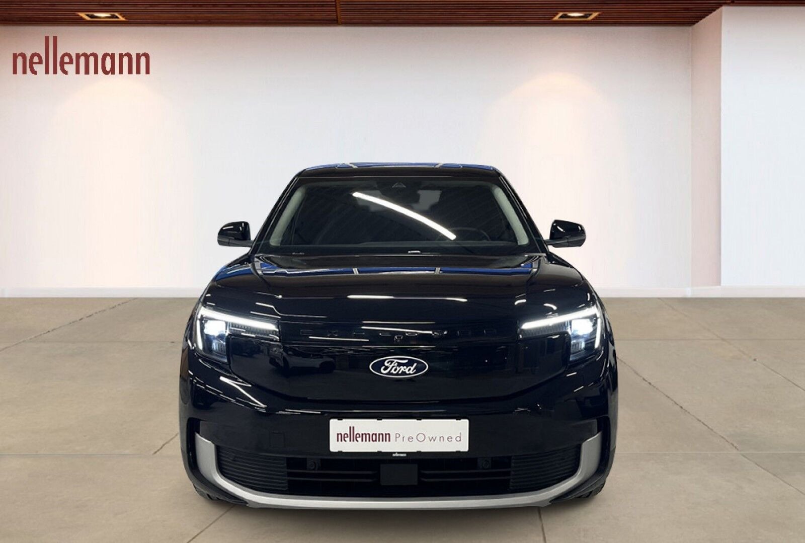 Ford Explorer Select Extended Range