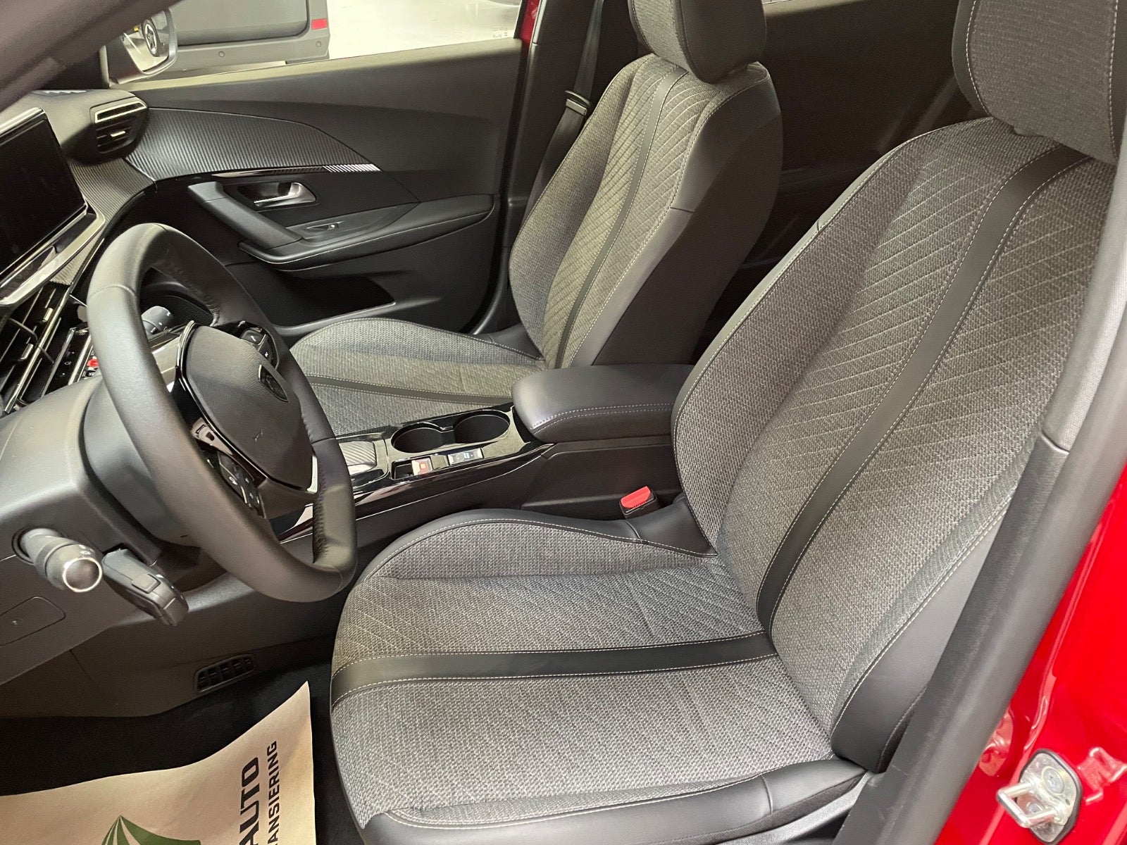 Billede af Peugeot e-2008 54 Allure