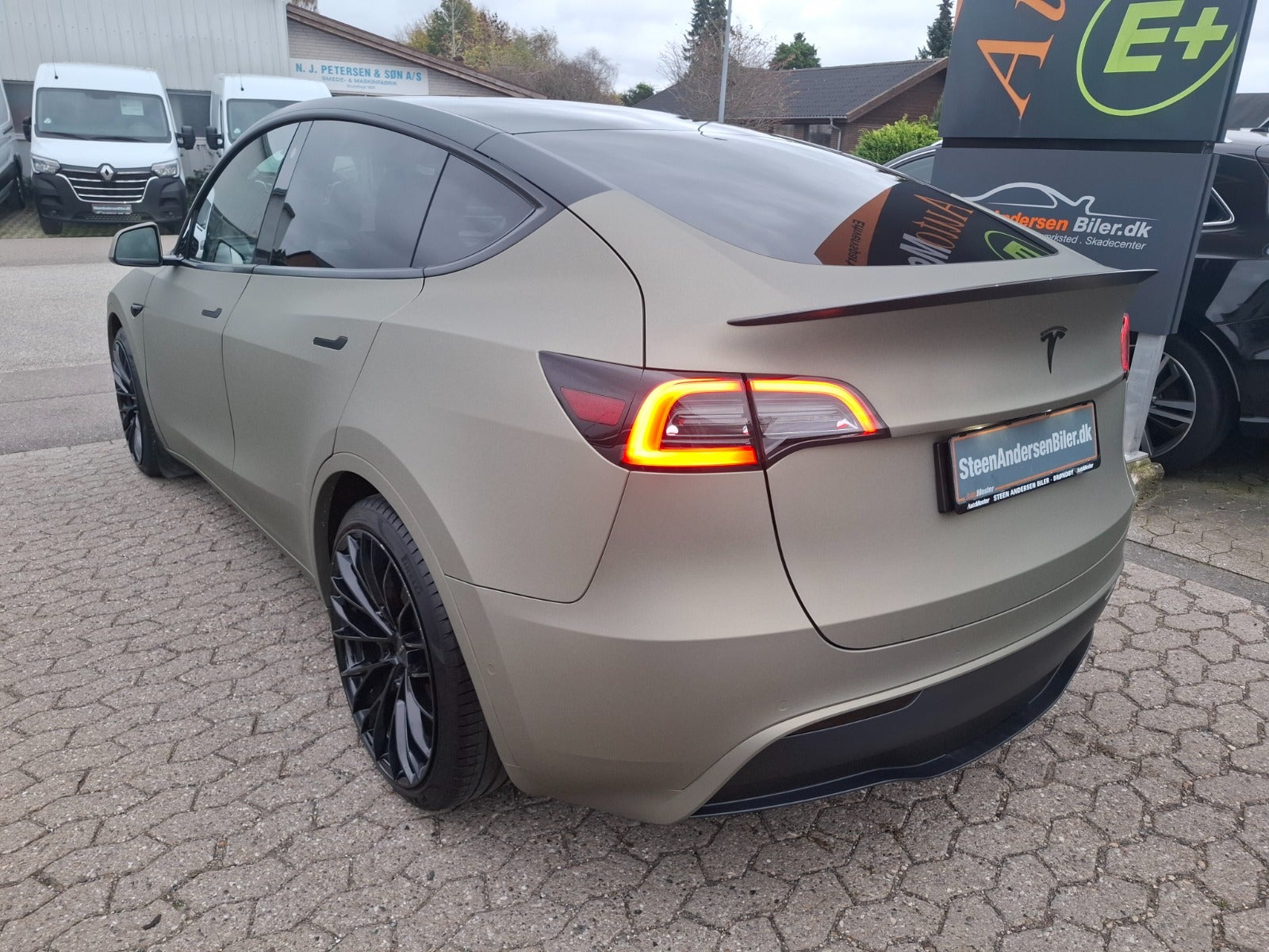 Tesla Model Y 2022