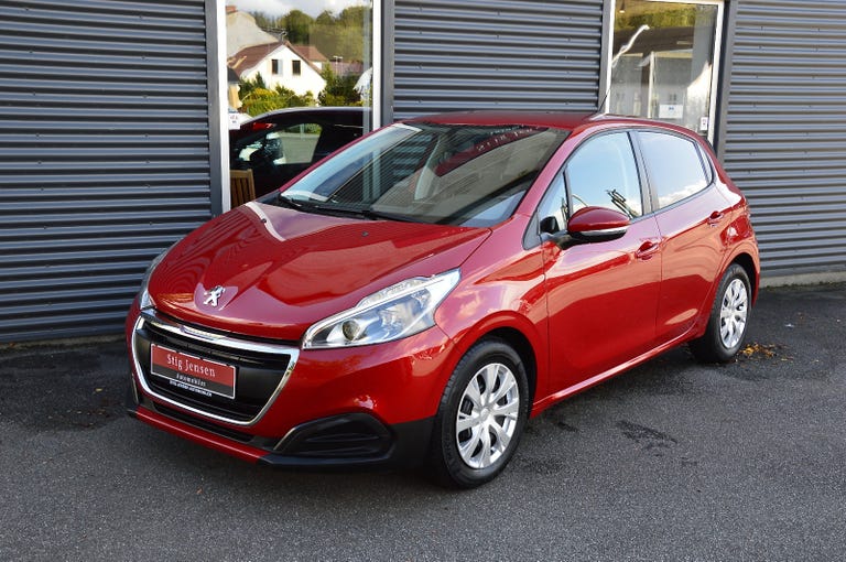 Peugeot 208 BlueHDi 100 Strike