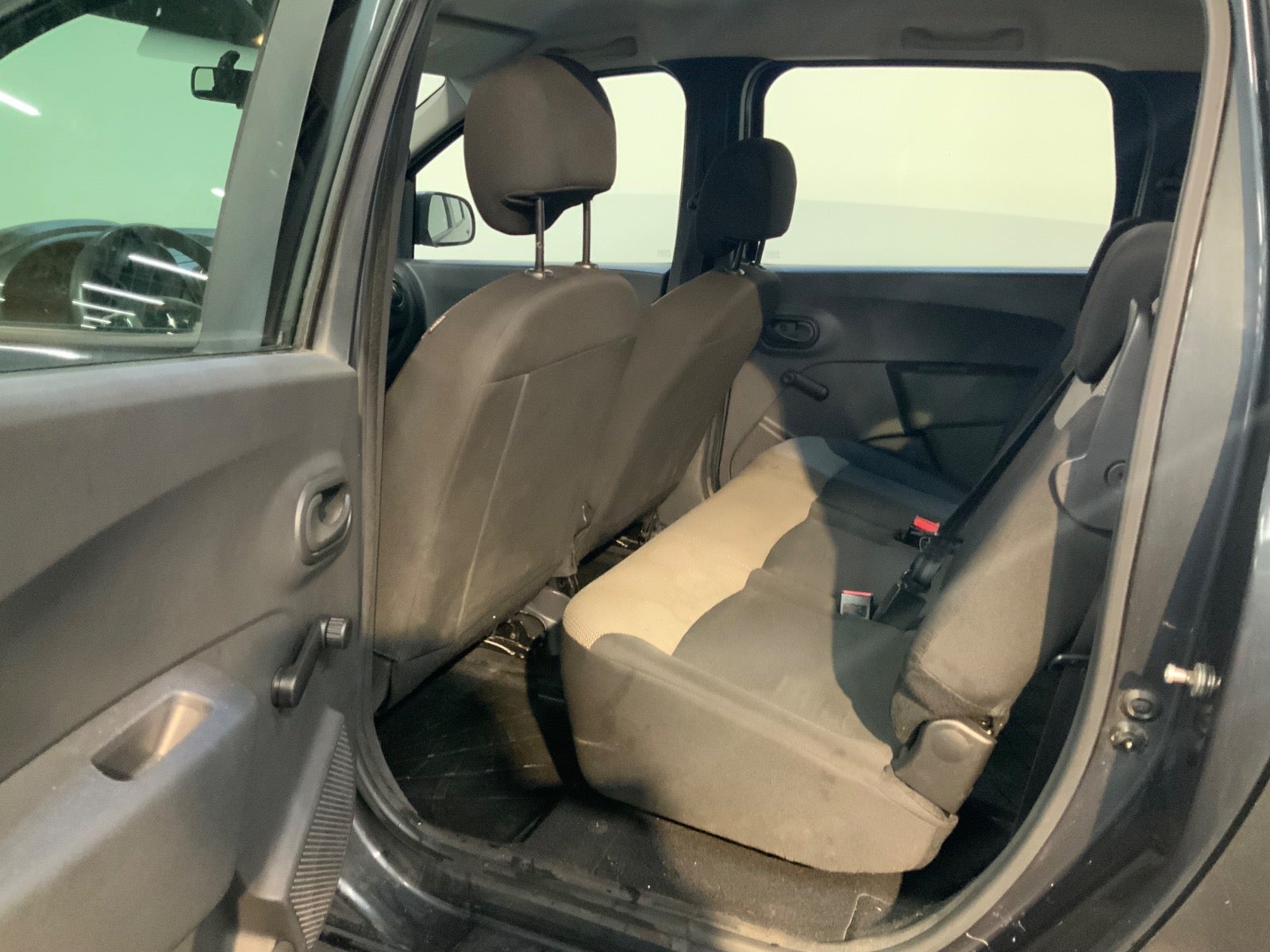 Dacia Lodgy (6/8)