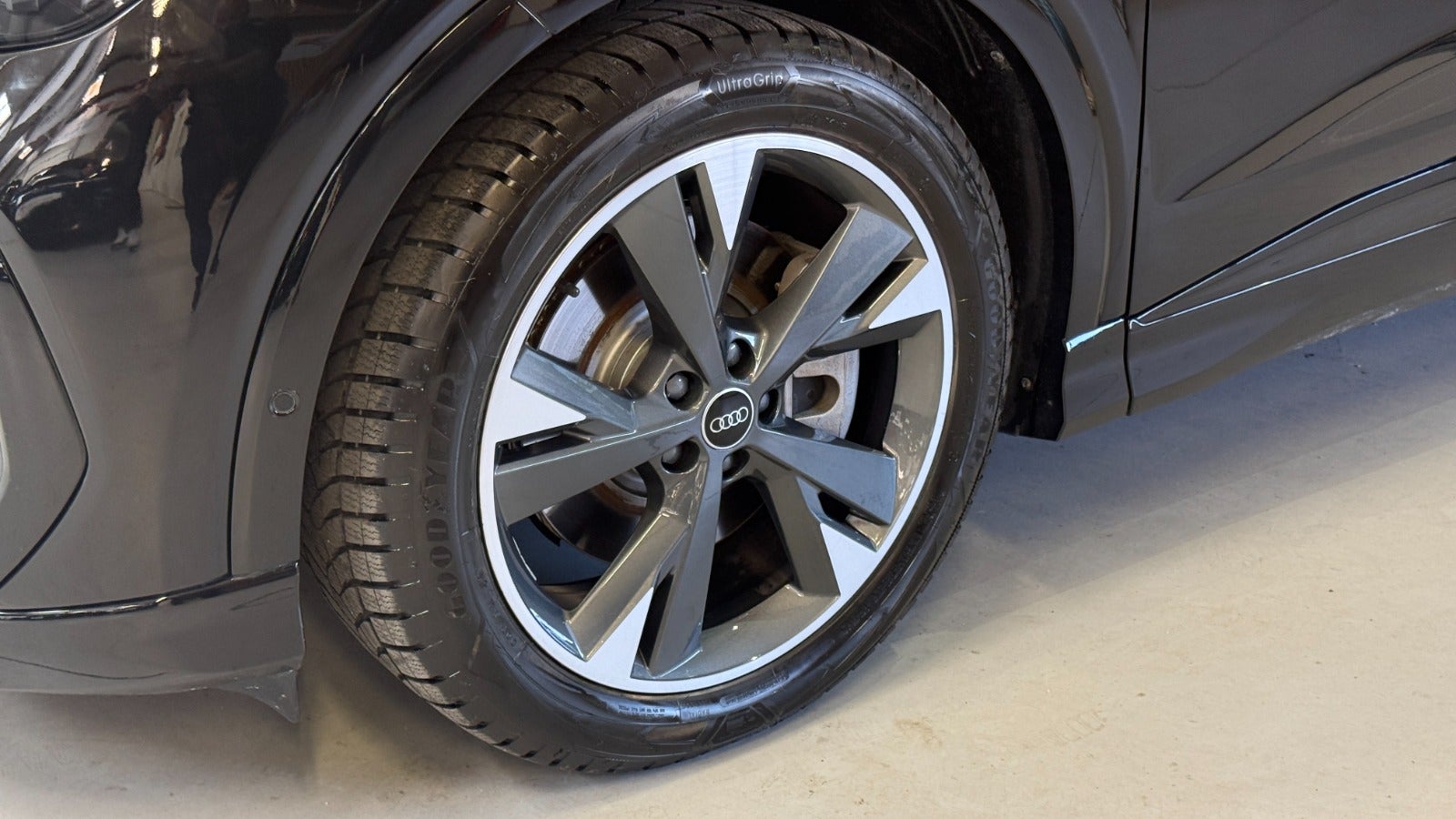 Billede af Audi Q4 e-tron 45 S-line quattro