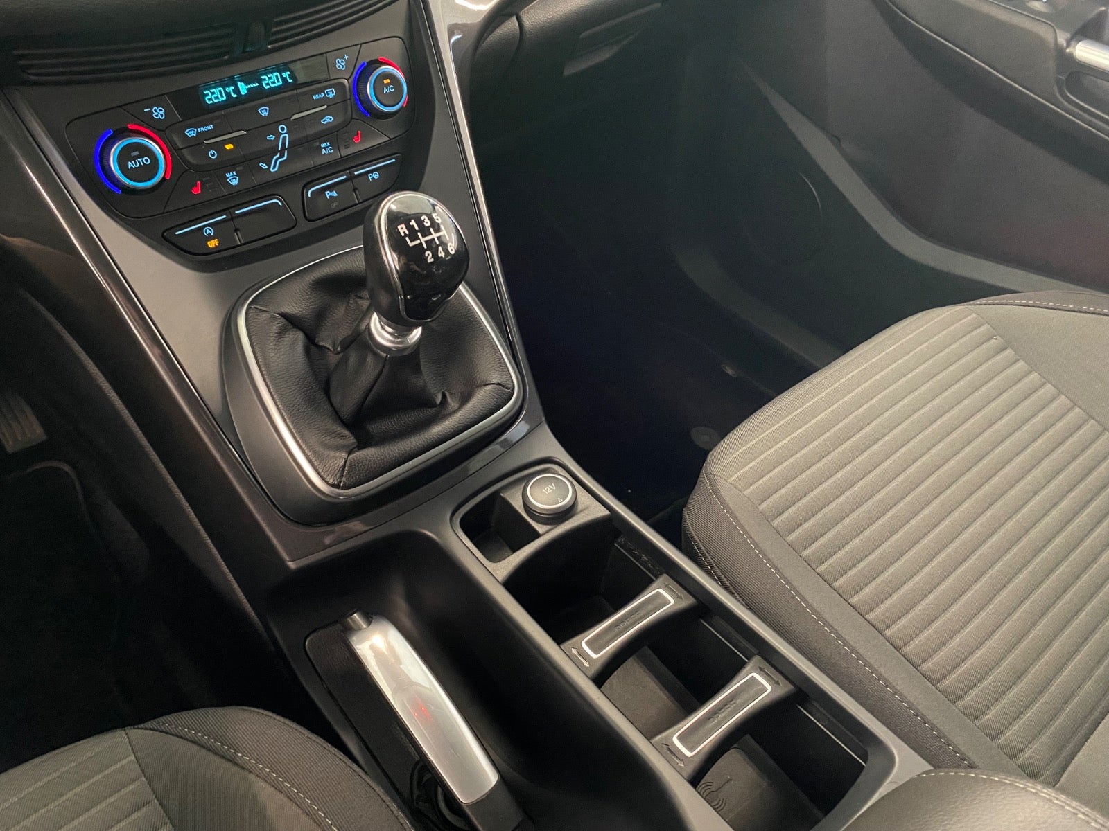 Ford C-MAX SCTi 125 Titanium – 15