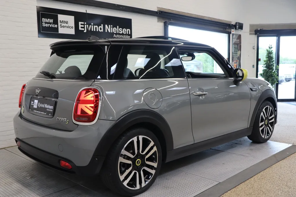 MINI Cooper SE Camden Edition