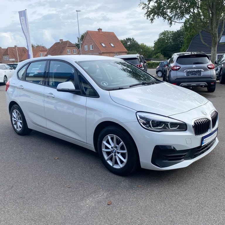 BMW 218i Gran Tourer Connected aut.