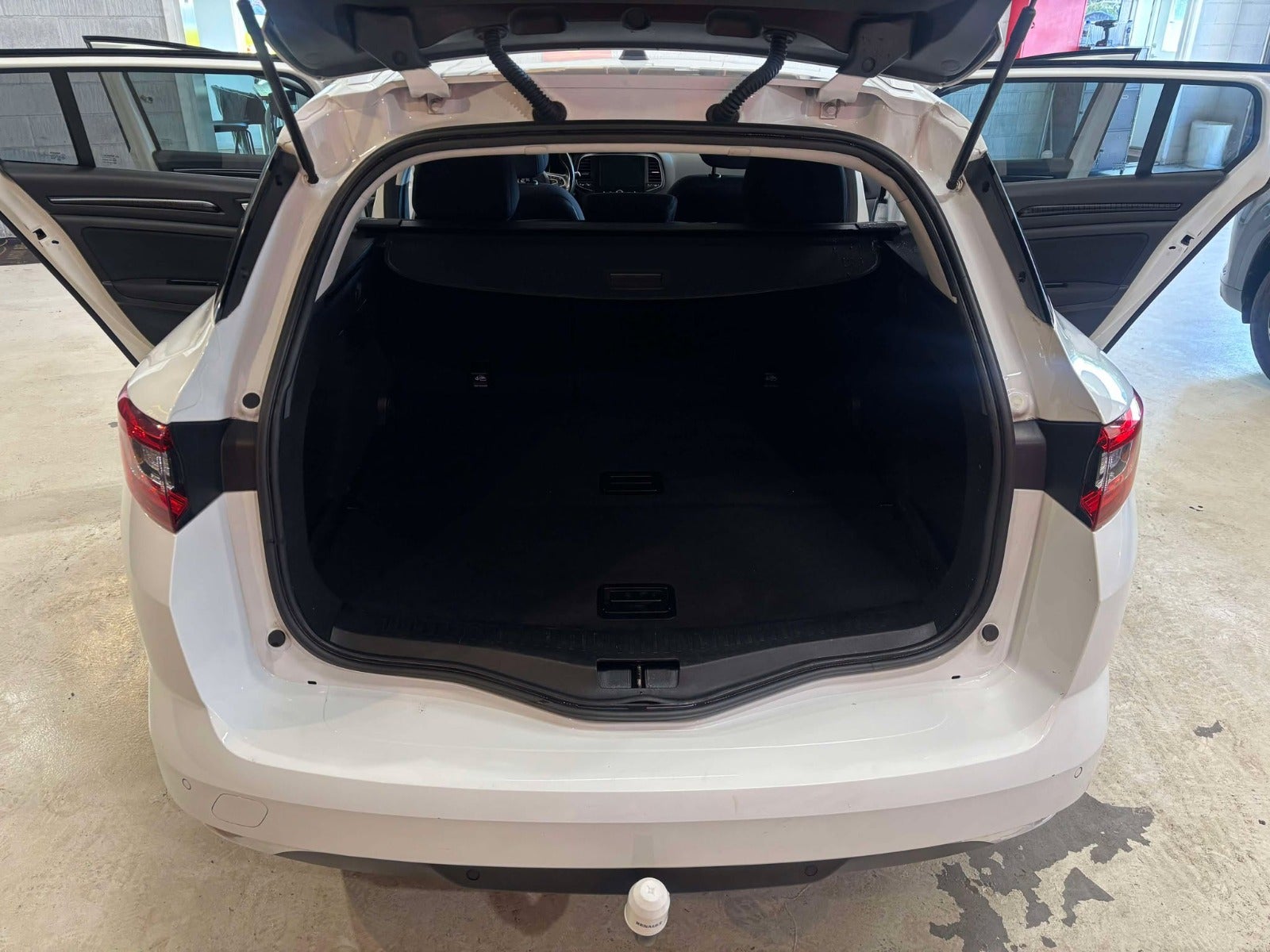 Billede af Renault Megane IV 1,2 TCe 100 Zen Sport Tourer