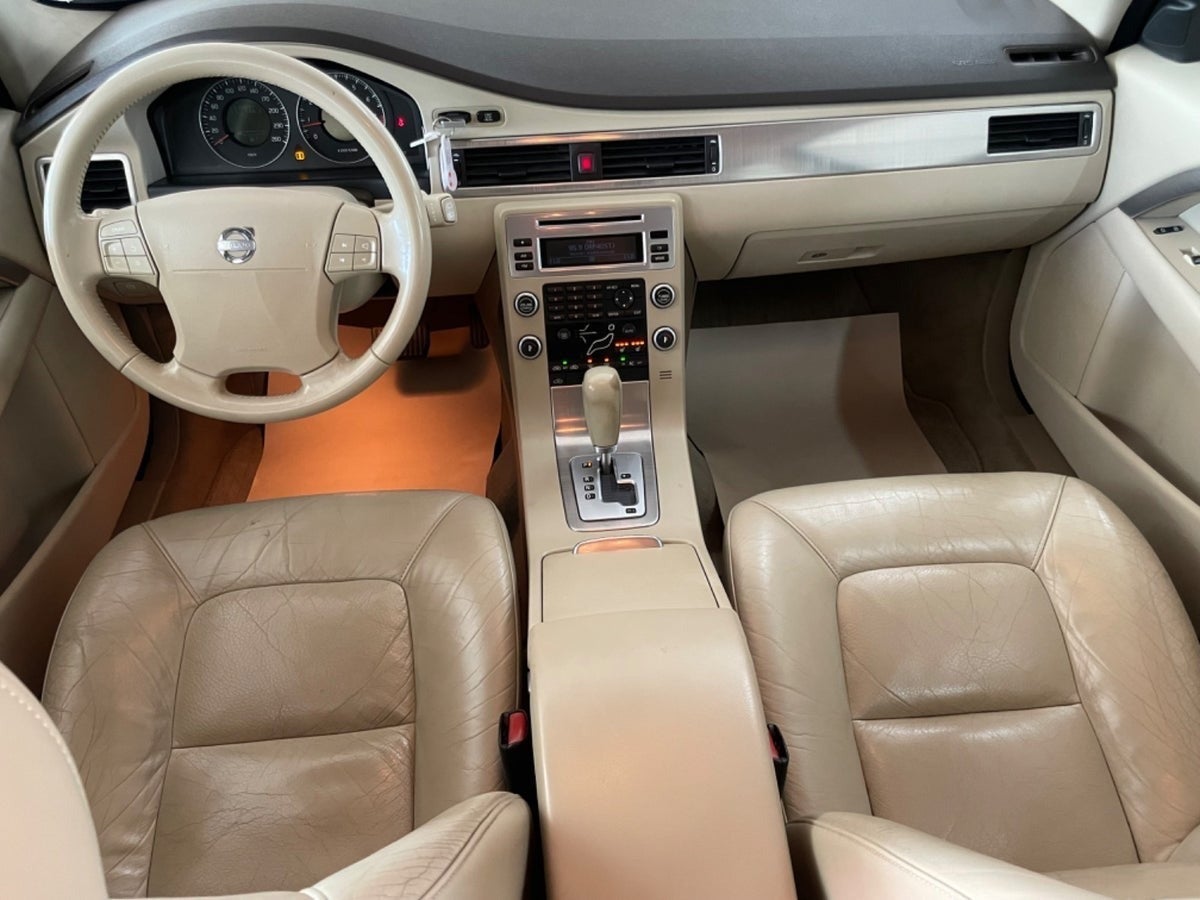 Volvo V70 T Momentum aut.