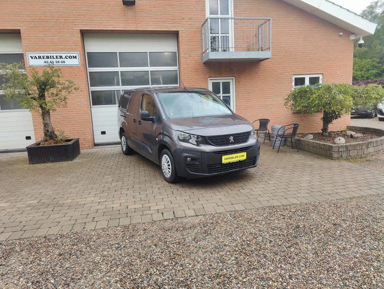 Peugeot Partner BlueHDi 130 L2V2 Plus EAT8 Van