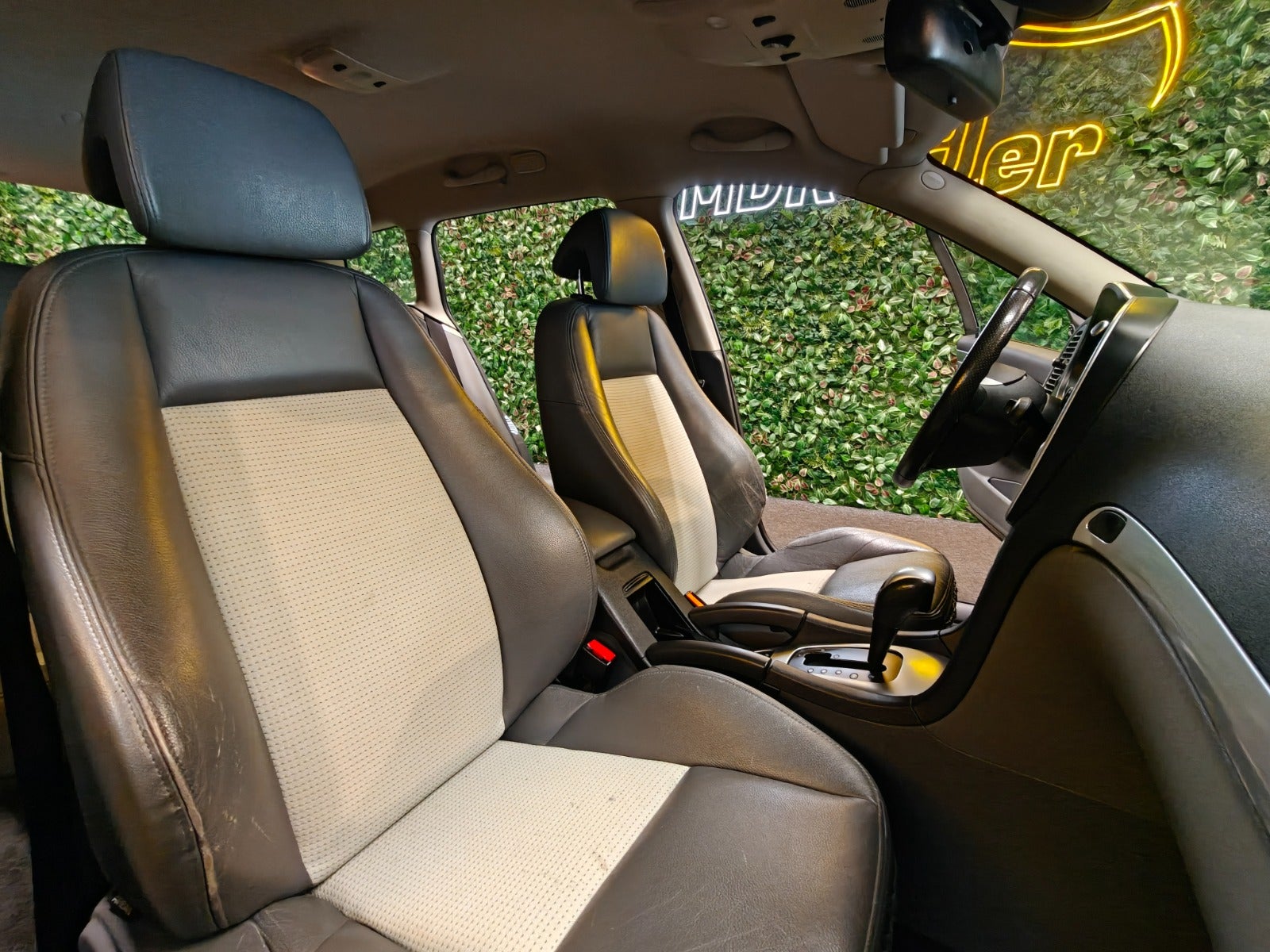 Billede af Saab 9-3 1,9 TiD 150 Vector SportCombi aut.