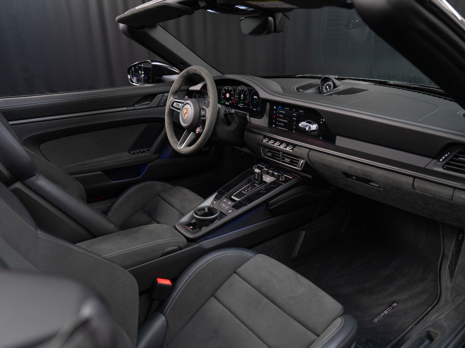 Gallery image 16 of 18