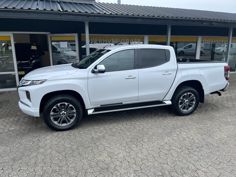 Mitsubishi L200 DI-D Intense Db.Kab aut.