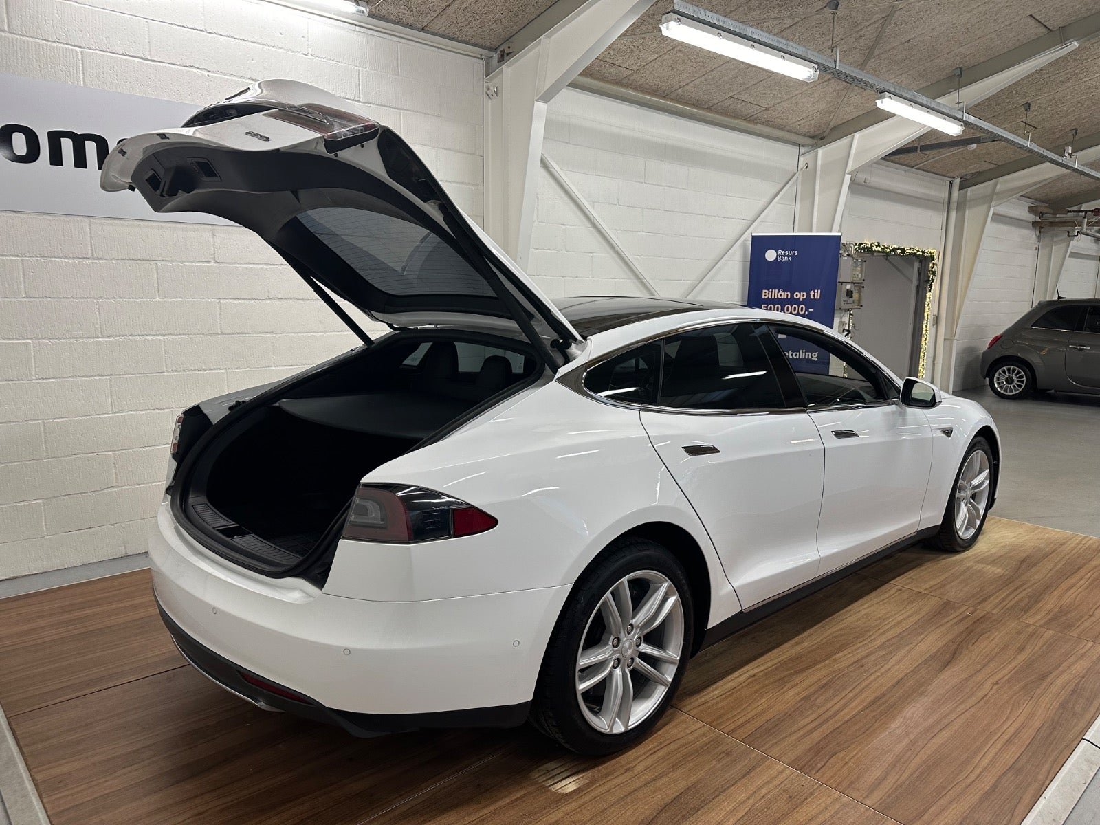 Tesla Model S 2016