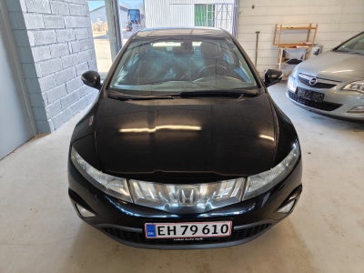 Honda Civic 1,8 Executive 5d