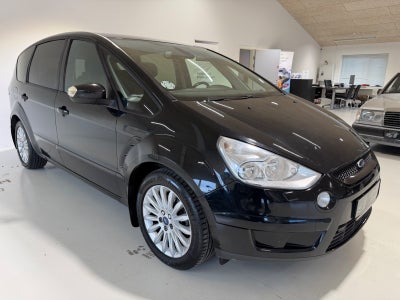 Ford S-MAX 2,0 Ambiente 5d