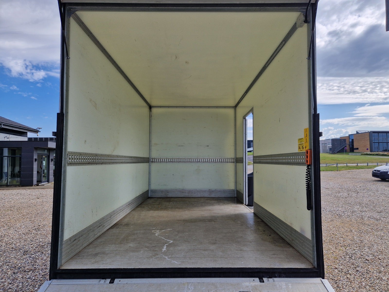 Billede af Ford Transit 350 L4 Chassis 2,0 TDCi 160 Alukasse m/lift FWD