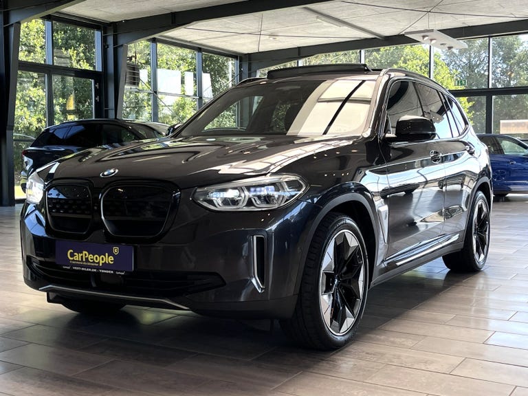 BMW iX3 Charged Plus