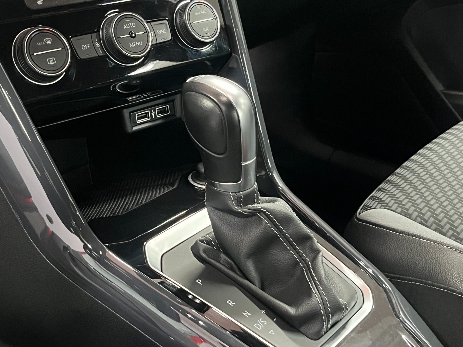 Billede af VW T-Roc 1,5 TSi 150 R-line DSG