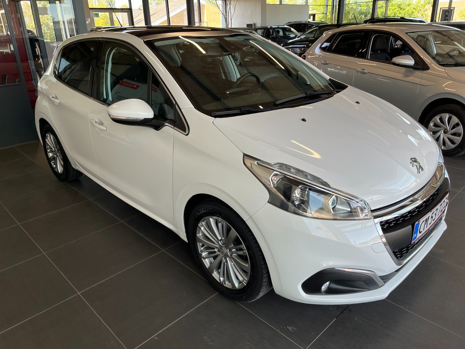 Billede af Peugeot 208 1,2 PureTech 82 Allure Sky
