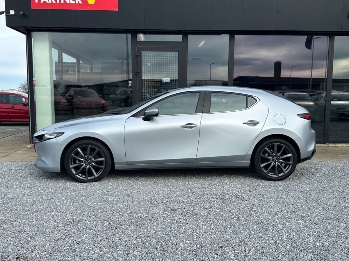 Billede af Mazda 3 1,8 SkyActiv-D 116 Cosmo aut.