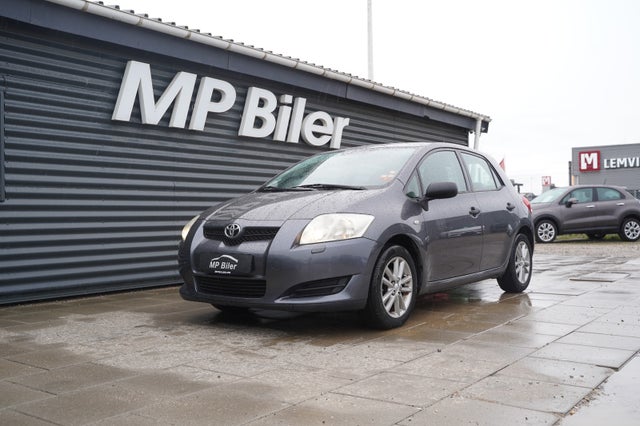 Toyota Auris 1,6 Terra