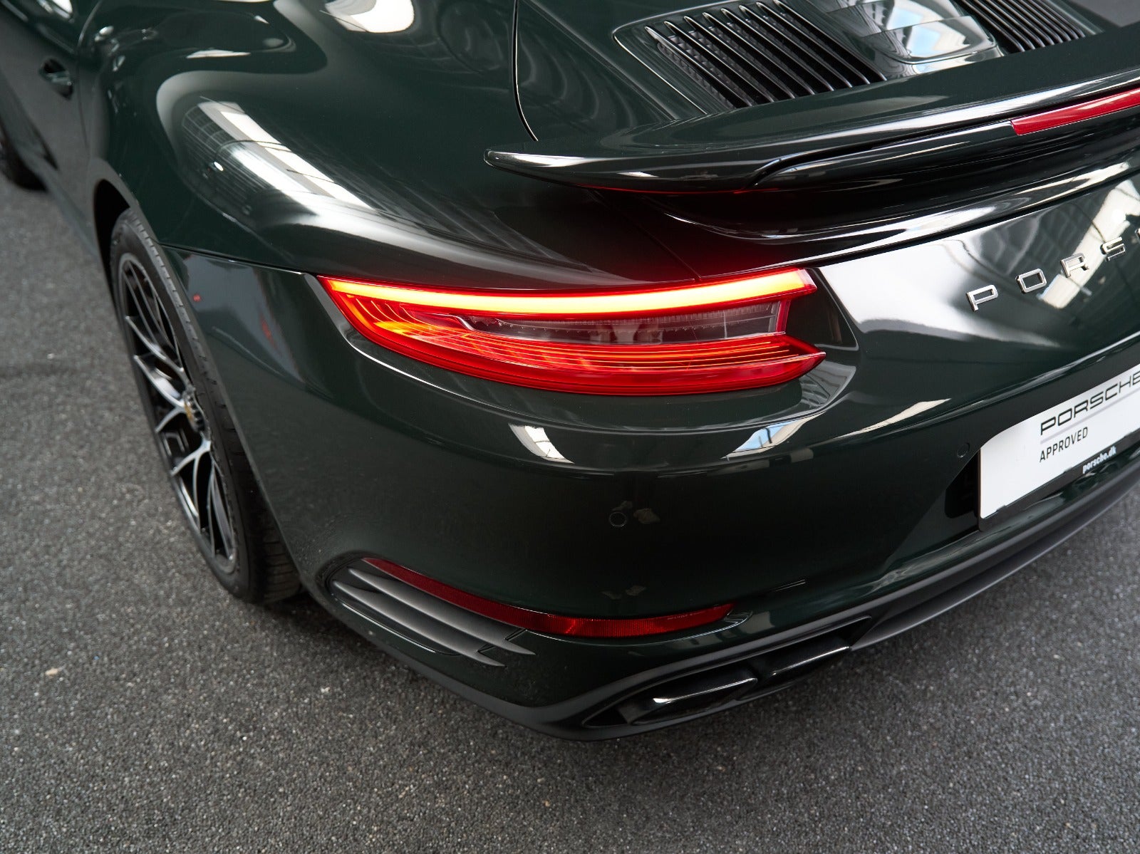 Gallery image 7 of 18